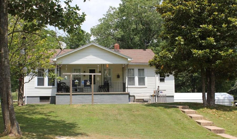 8210 S. State Hwy 5 Rr4 Box 1415, Ava, MO 65608 - 4 Beds, 2 Bath