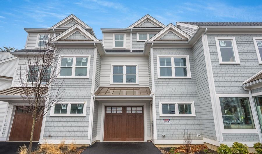 451 Essex St 5, Beverly, MA 01915 - 3 Beds, 4 Bath