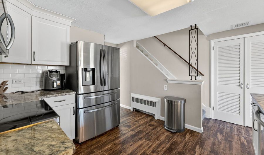 12 Fairview Hts, Cromwell, CT 06416 - 3 Beds, 2 Bath