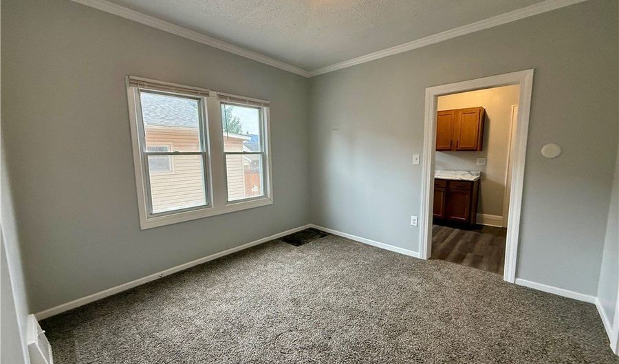 810 Thayer St 1, Akron, OH 44310 - 3 Beds, 1 Bath
