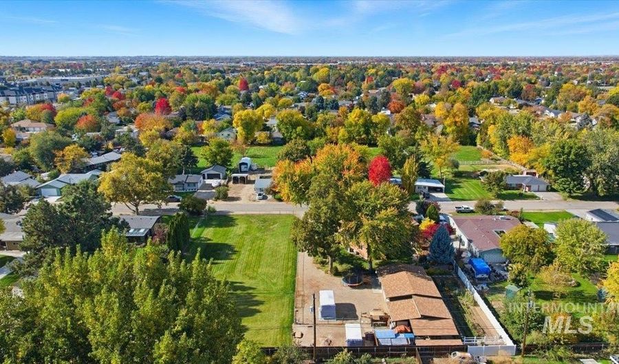 2106 N Cribbens St, Boise, ID 83713 - 4 Beds, 4 Bath