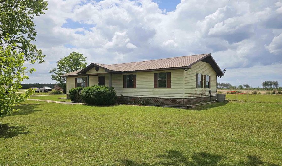 59575 Lottie Rd, Atmore, AL 36502 - 3 Beds, 1 Bath