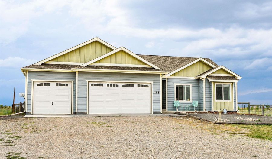 248 F QUARTER CIRCLE Loop, Cheyenne, WY 82007 - 6 Beds, 3 Bath
