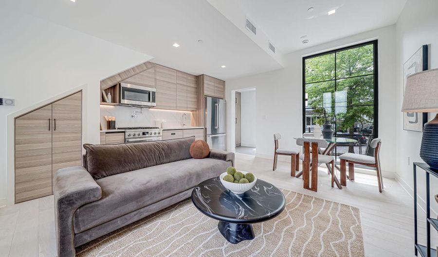 2907 NEWARK St NW, Washington, DC 20008 - 2 Beds, 2 Bath