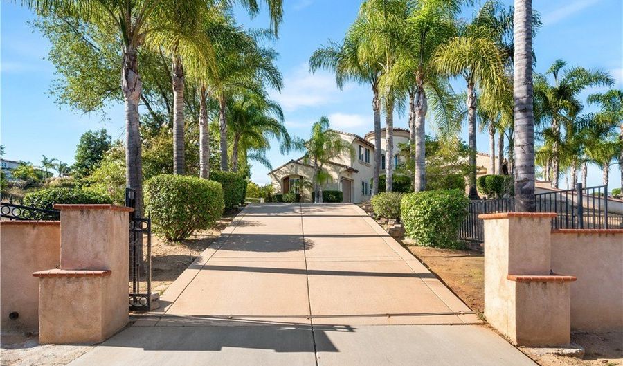 25055 Jack Rabbit, Escondido, CA 92026 - 5 Beds, 4 Bath