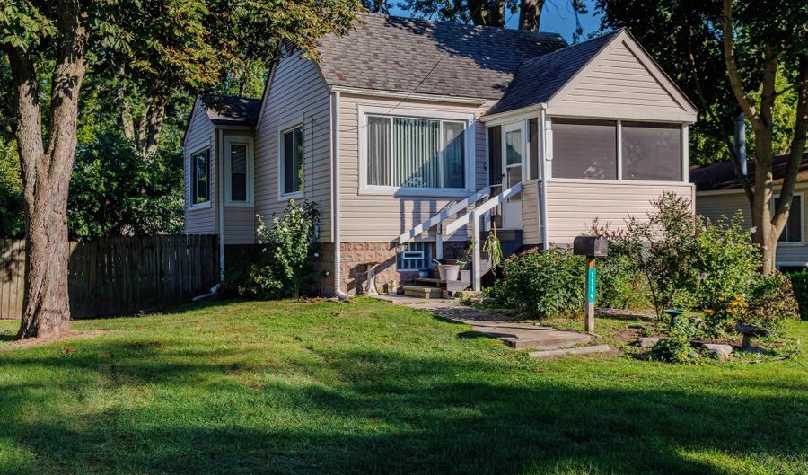 1116 Clinton, Algonac, MI 48001 - 2 Beds, 1 Bath
