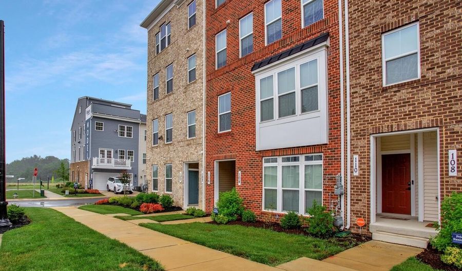 100 LAWNDALE Dr, Bowie, MD 20716 - 3 Beds, 3 Bath