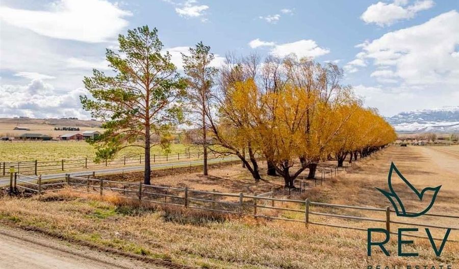 28 Panorama Ln, Cody, WY 82414 - 3 Beds, 2 Bath
