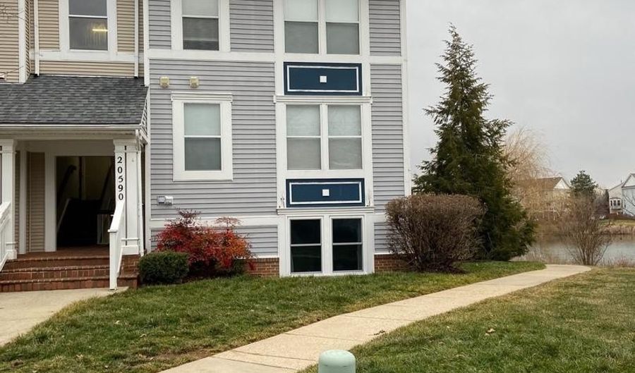 20590 CORNSTALK Ter #302, Ashburn, VA 20147 - 2 Beds, 2 Bath