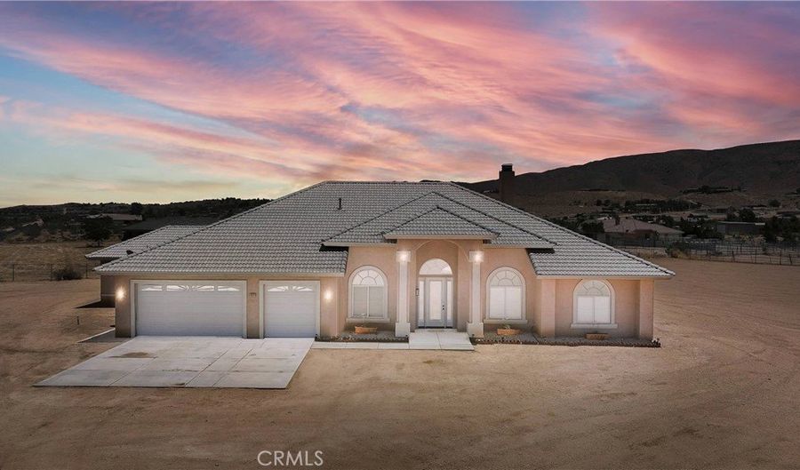 21777 Poppy Rd, Apple Valley, CA 92308 - 3 Beds, 3 Bath
