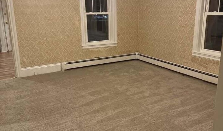365 Turner St, Auburn, ME 04210 - 0 Beds, 2 Bath