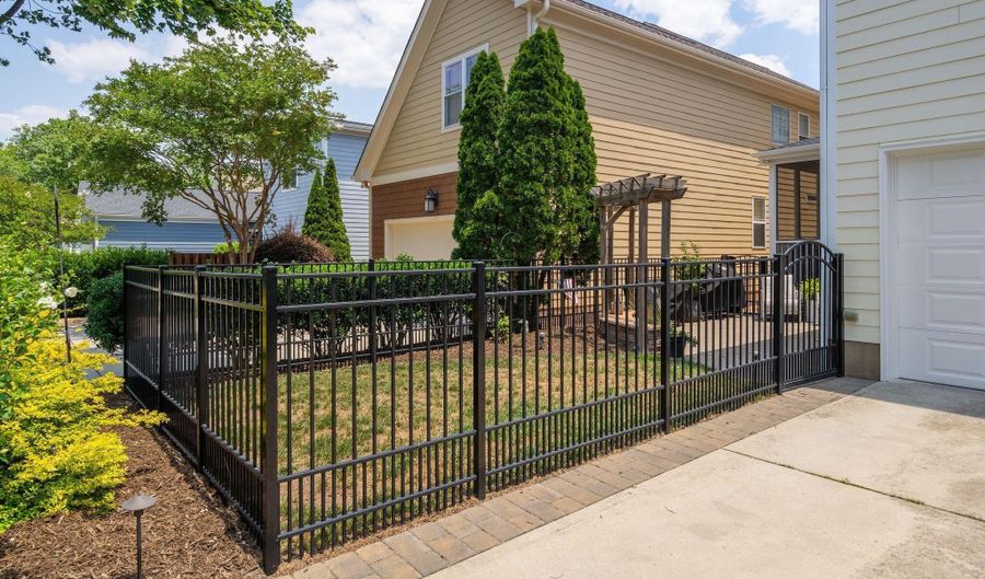 958 Tender Dr, Apex, NC 27502 - 4 Beds, 4 Bath
