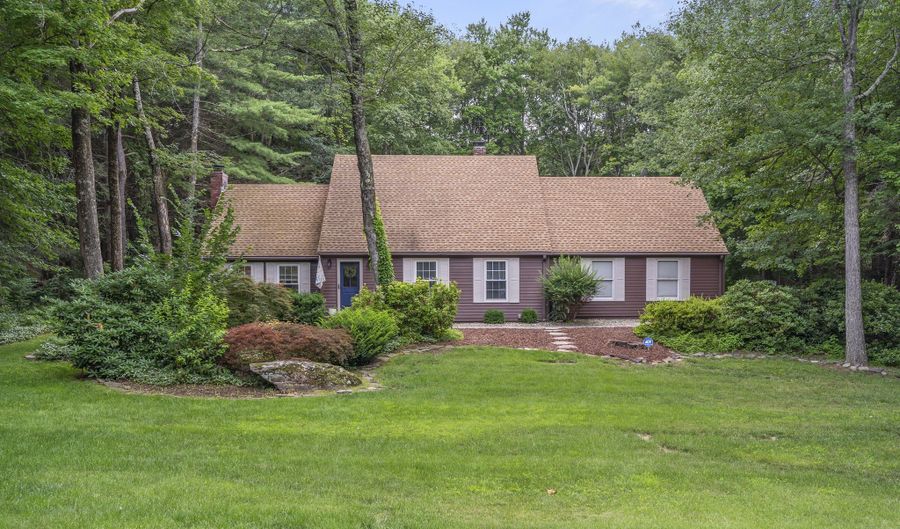 15 Blueberry Ln, Burlington, CT 06013 - 4 Beds, 2 Bath