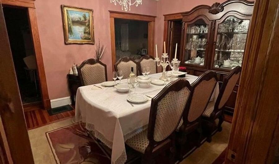 240-242 Vrooman Avenue Unit 2Nd Floor 2Nd Floor, Amsterdam, NY 12010 - 3 Beds, 1 Bath