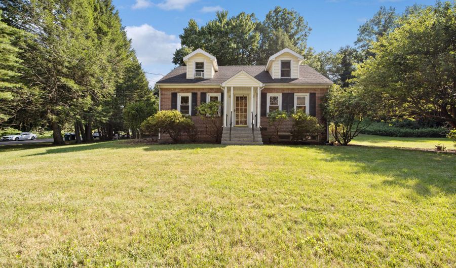 479 Blacks Rd, Cheshire, CT 06410 - 3 Beds, 2 Bath