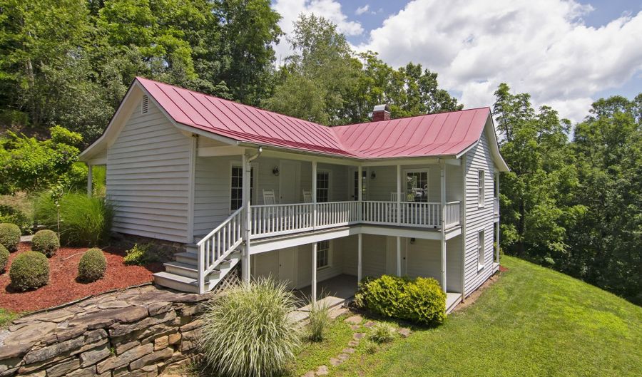 90 Taylor Ln, Alderson, WV 24910 - 3 Beds, 4 Bath