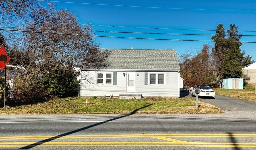 11939 WILLOW GROVE Rd, Camden Wyoming, DE 19934 - 2 Beds, 1 Bath