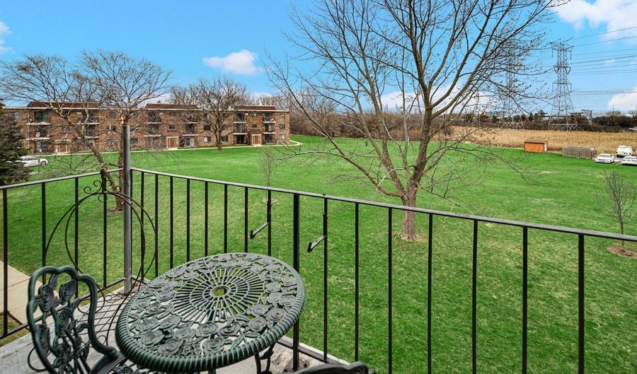 961 N Rohlwing Rd 201B, Addison, IL 60101 - 2 Beds, 2 Bath
