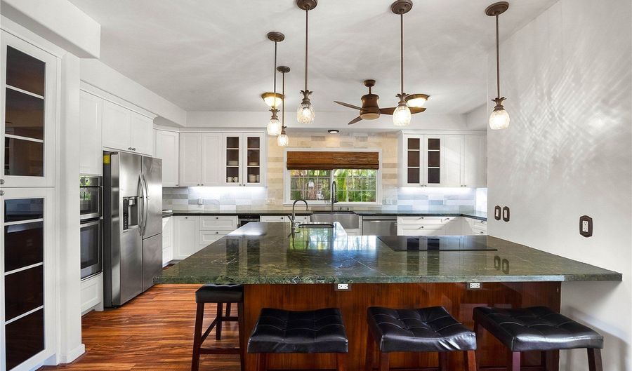 1436 Aalapapa Dr, Kailua, HI 96734 - 6 Beds, 3 Bath
