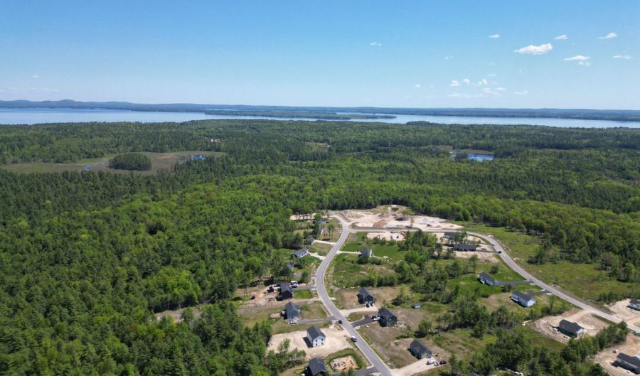 9 Hunters Hvn, Standish, ME 04084 - 4 Beds, 2 Bath