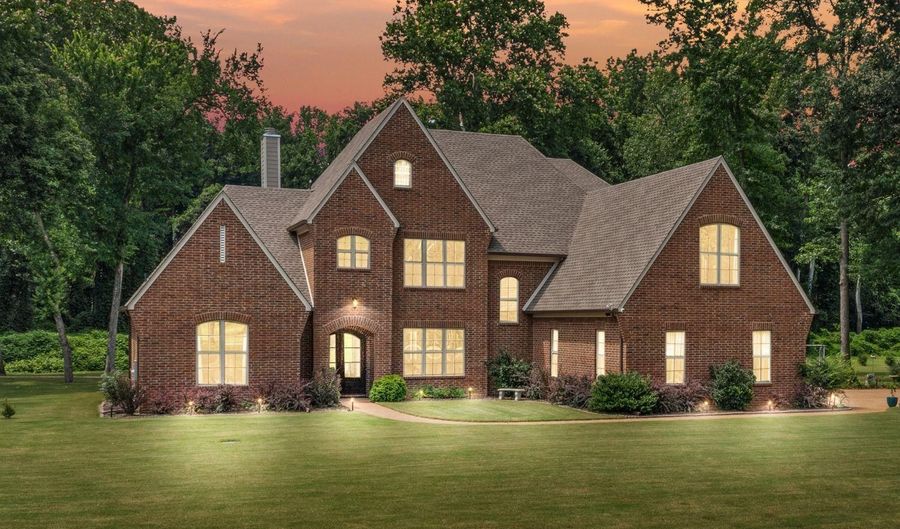 20 CAMDEN, Arlington, TN 38002 - 4 Beds, 5 Bath