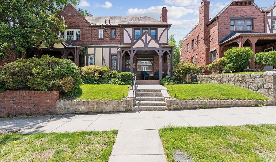 614 ONEIDA Pl NW, Washington, DC 20011 - 3 Beds, 3 Bath