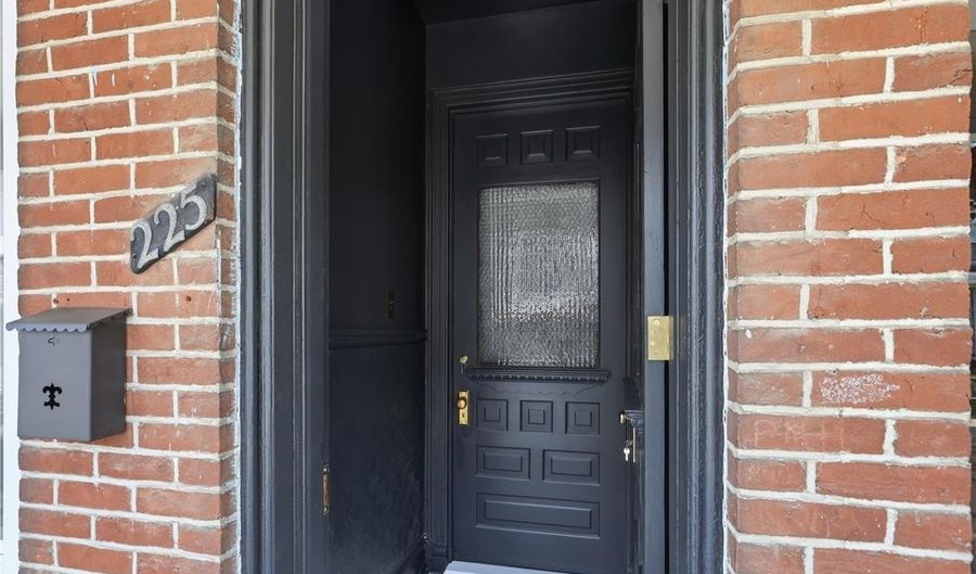 225 N Fulton St, Allentown, PA 18102 - 5 Beds, 3 Bath