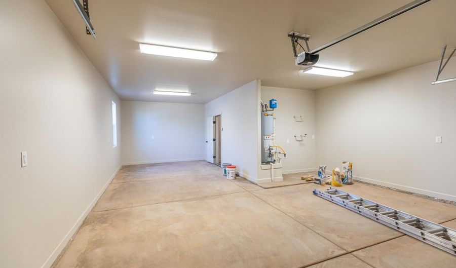 3654 Red Arroyo Dr, Alamogordo, NM 88310 - 3 Beds, 2 Bath