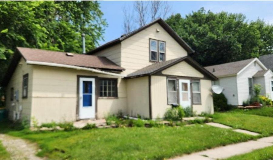 730 W Front St, Albert Lea, MN 56007 - 3 Beds, 1 Bath