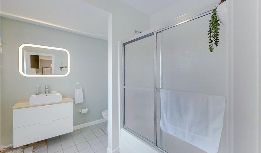 26 Cliff Ave 2, Newport, RI 02840 - 1 Beds, 1 Bath