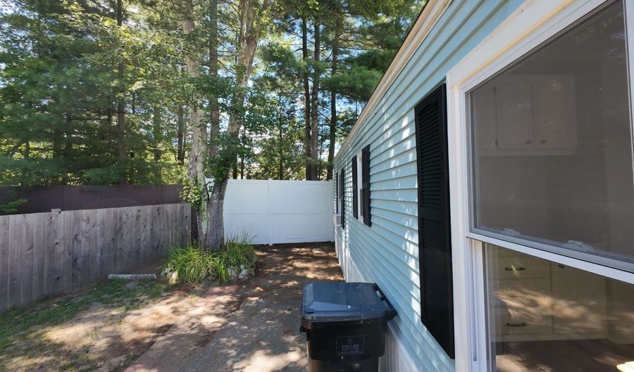 6 Sherwood Ln, Merrimack, NH 03054 - 2 Beds, 1 Bath