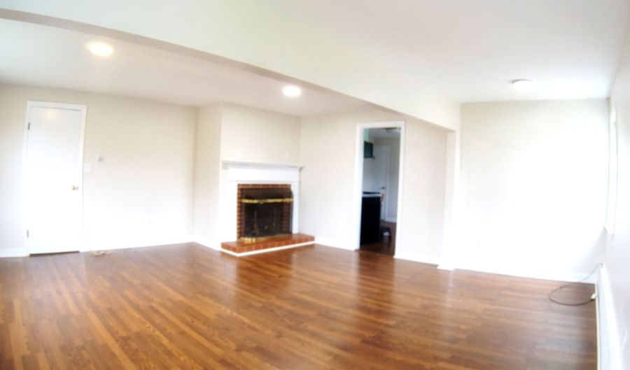 586 Courtland Ave, Bridgeport, CT 06605 - 3 Beds, 1 Bath