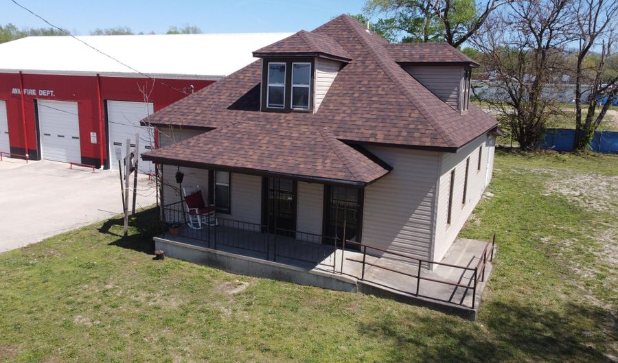 902 N Jefferson St, Ava, MO 65608 - 3 Beds, 1 Bath