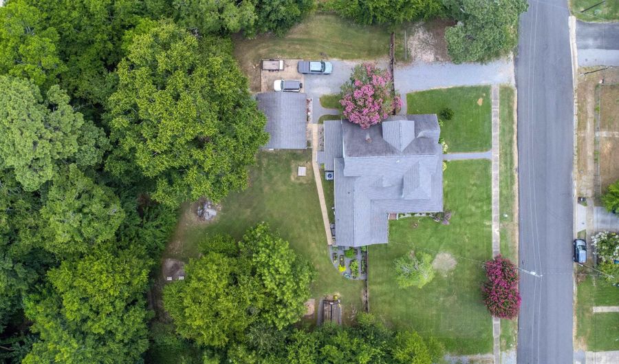 503 S First St, Benton, AR 72015 - 5 Beds, 3 Bath