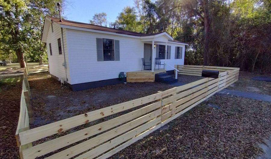 39 Mc Millan St, Bamberg, SC 29003 - 3 Beds, 2 Bath