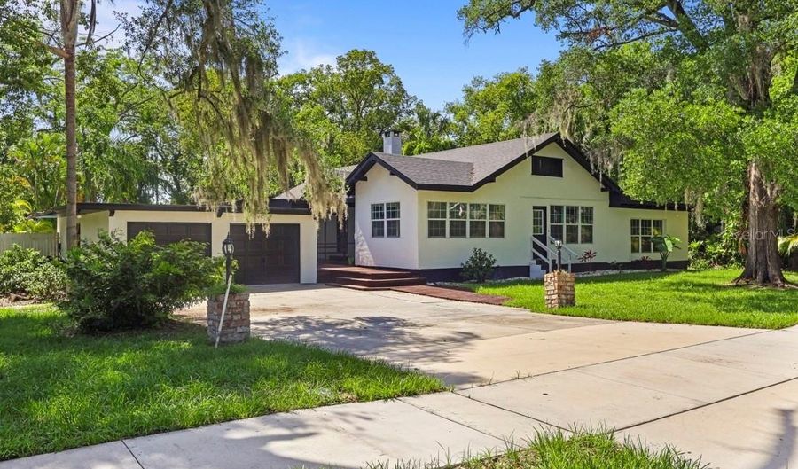 650 MAIN St, Altamonte Springs, FL 32701 - 4 Beds, 3 Bath