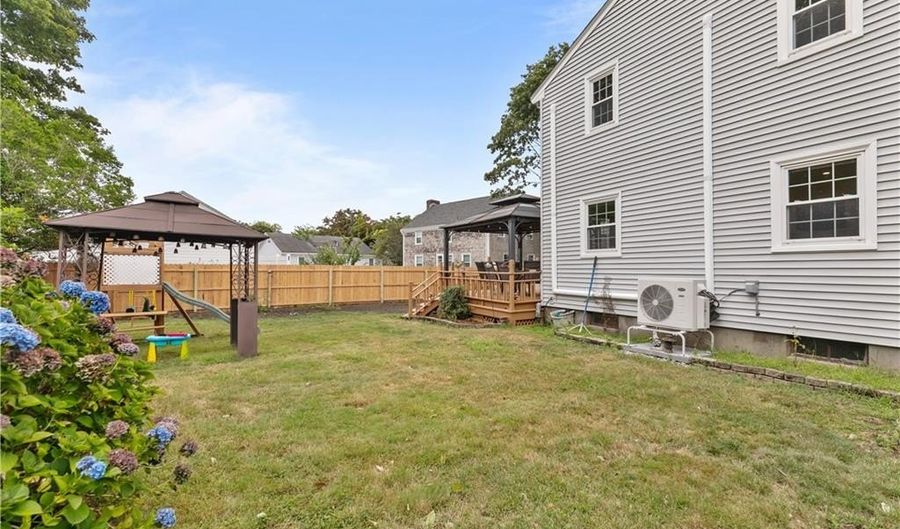 12 Granada Ter, Middletown, RI 02842 - 4 Beds, 2 Bath