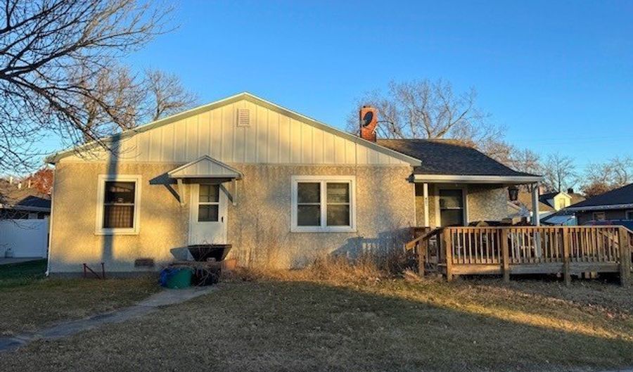 405 N Main St, Atkinson, NE 68713 - 3 Beds, 1 Bath