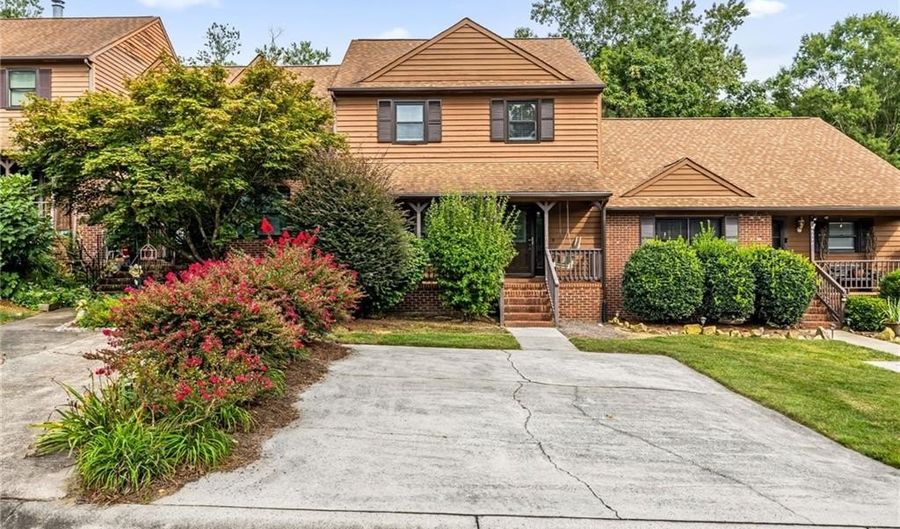 5110 Country Ln, Archdale, NC 27263 - 3 Beds, 3 Bath