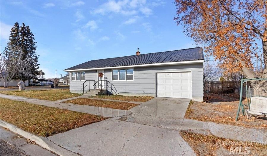 502 E 13th St, Burley, ID 83318 - 4 Beds, 2 Bath