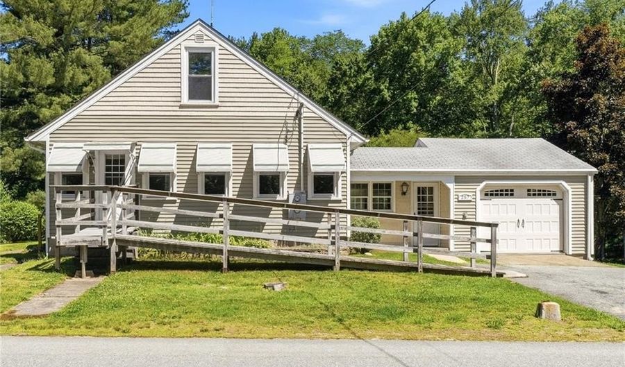 257 Union Ave, Burrillville, RI 02859 - 5 Beds, 1 Bath