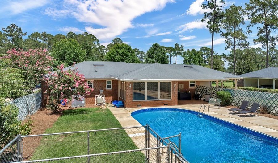 2312 Meadow Brook Ln, Albany, GA 31707 - 3 Beds, 2 Bath