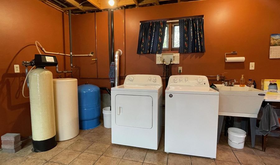 6856 Five Mile Pt, Allouez, MI 49805 - 2 Beds, 2 Bath