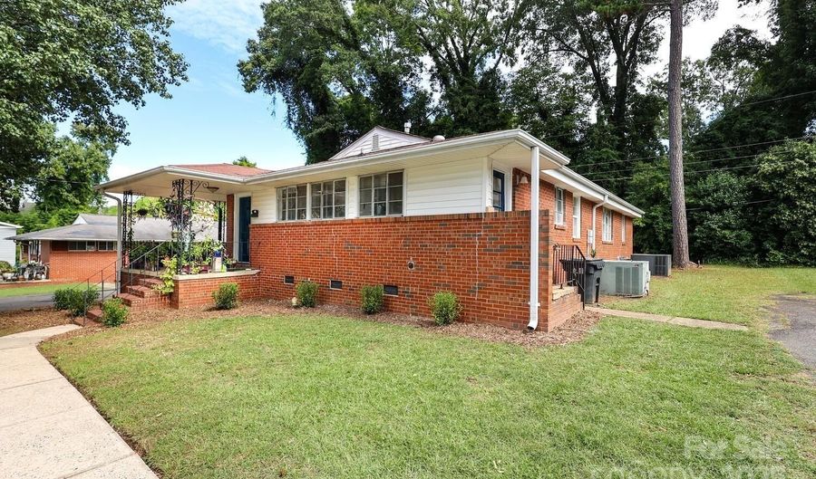 1424 Wembley Dr, Charlotte, NC 28205 - 0 Beds, 0 Bath