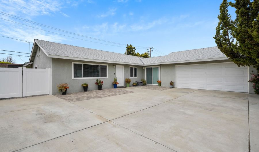 1041 Haven Ave, Simi Valley, CA 93065 - 4 Beds, 2 Bath