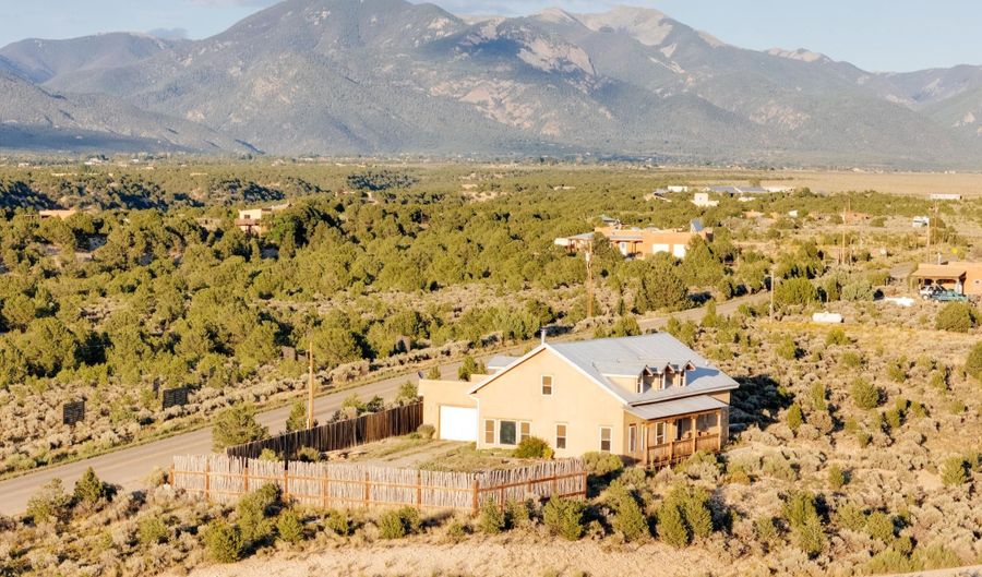2 Mesa Sea Rd, Arroyo Hondo, NM 87513 - 2 Beds, 2 Bath