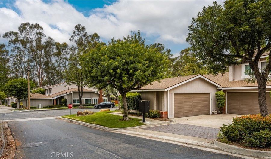 6520 E Camino, Anaheim, CA 92807 - 2 Beds, 2 Bath