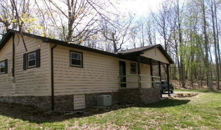 927 Old Grandview Rd, Beaver, WV 25813 - 3 Beds, 1 Bath