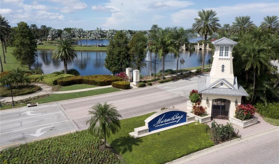 5727 SEA TROUT Pl, Apollo Beach, FL 33572 - 4 Beds, 5 Bath
