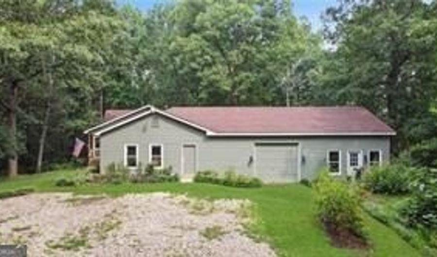 585 Lee Dr, Acworth, GA 30102 - 2 Beds, 2 Bath